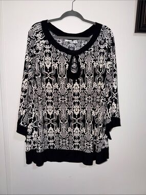 Cato Black & White Keyhole Neck Long Sleeve Top